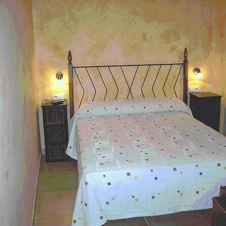 Hostal Valle Del Iregua Albelda De Iregua Стая снимка