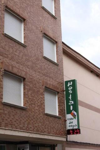 Hostal Valle Del Iregua Albelda De Iregua Екстериор снимка