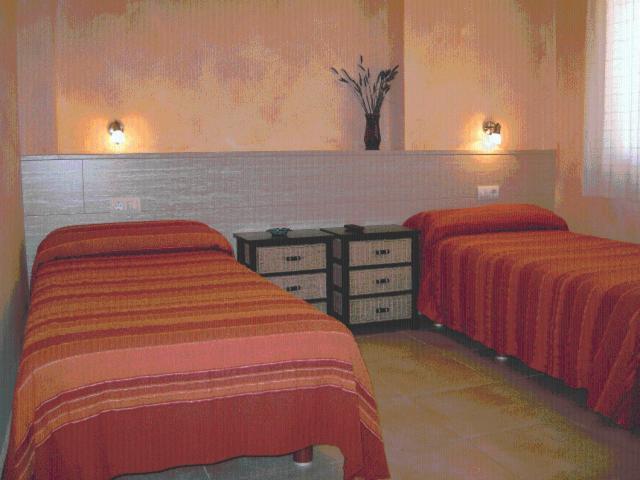 Hostal Valle Del Iregua Albelda De Iregua Екстериор снимка